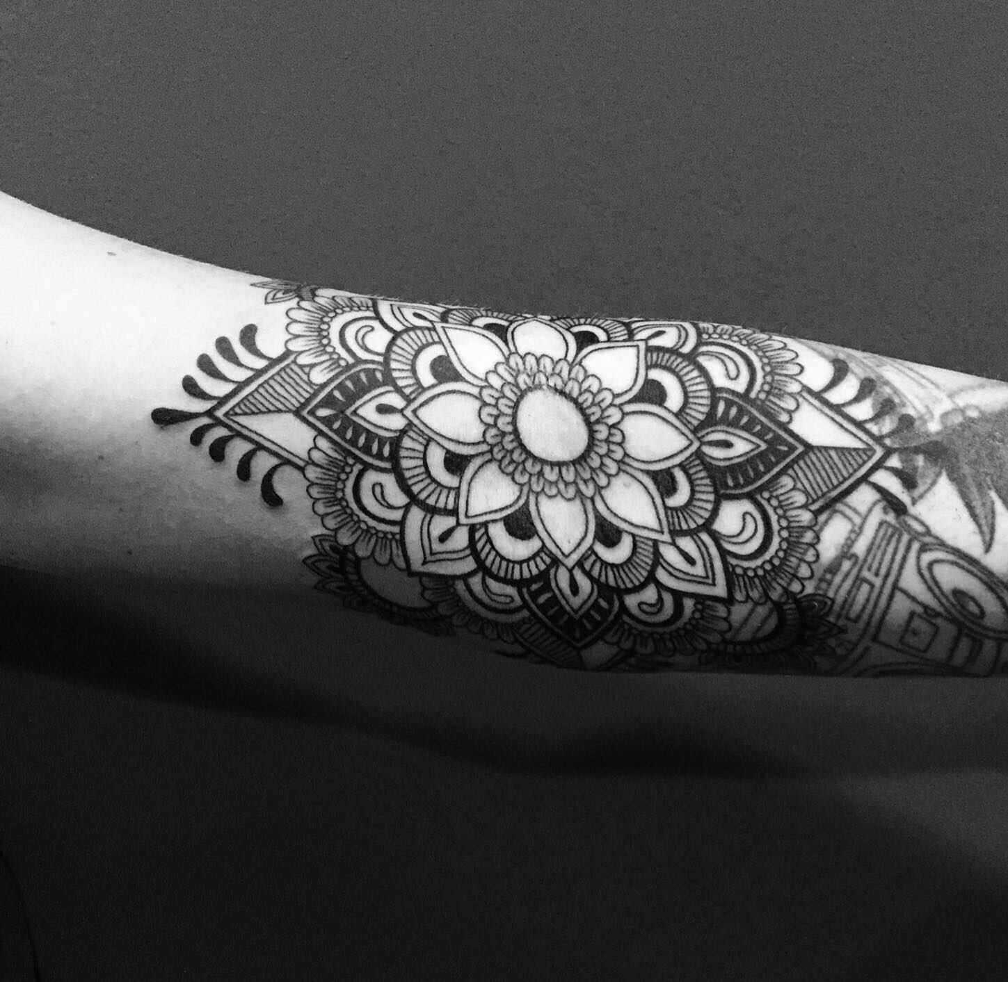 Valentina Sala - Mandala Piega interna - Subliminal Tattoo Studio